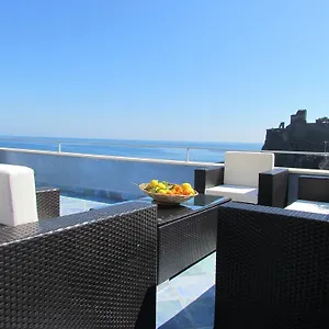 la-terrazza-sul-mare-aci-castello.sicilyhotelsitaly.net/